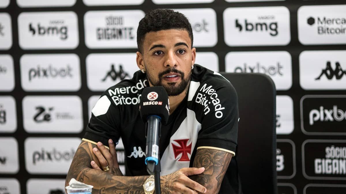 Paulinho é regularizado e pode estrear pelo Vasco no Brasileiro