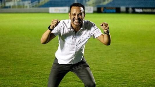 Paulinho Kobayashi comemora título da Série D pelo Ferroviário