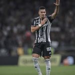 Jogador do Atlético lamenta morte de ex-companheiro no Vasco