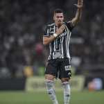 Jogador do Atlético lamenta morte de ex-companheiro no Vasco