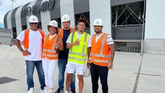 Paulinho levou a família para visitar a Arena MRV nesta sexta-feira (10)