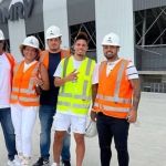Atlético: Paulinho leva família para visitar Arena MRV
