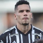 Criticado no Atlético, Paulinho manda recado: 'Jamais faltará raça e vontade'