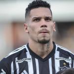 Criticado no Atlético, Paulinho manda recado: 'Jamais faltará raça e vontade'