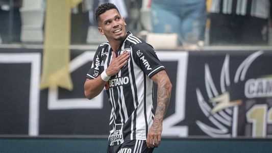 Paulinho marcou aos 11 minutos do primeiro tempo