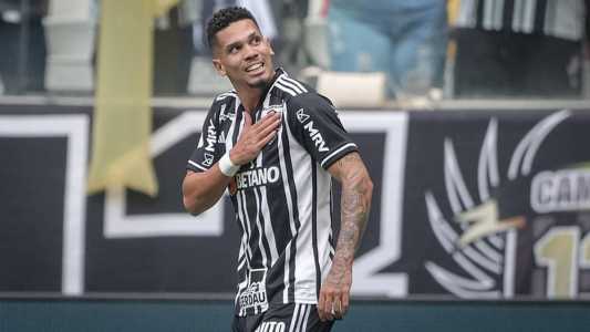 Paulinho marcou aos 11 minutos do primeiro tempo