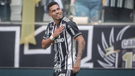 Paulinho marcou aos 11 minutos do primeiro tempo