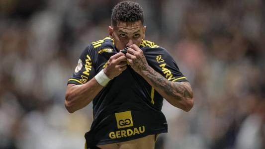 Paulinho marcou gol do Atlético
