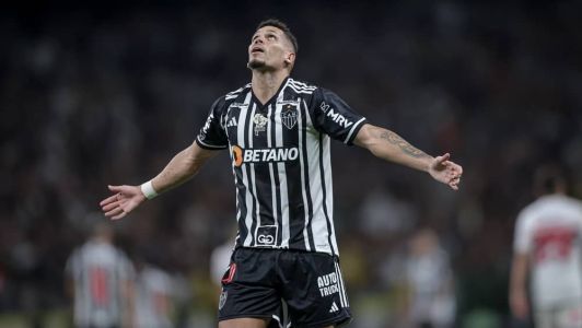 Paulinho marcou nos acréscimos e garantiu vitória do Atlético no Mineirão