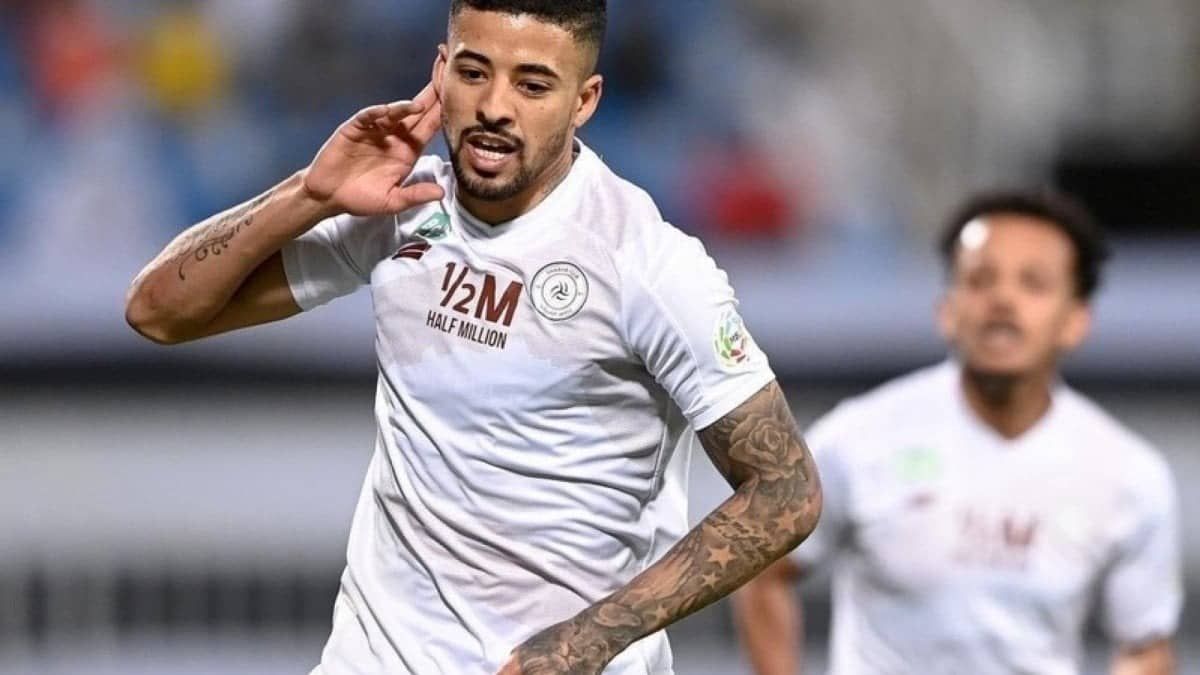 Pacotão no Vasco! Clube acerta com meia e encaminha atacante
