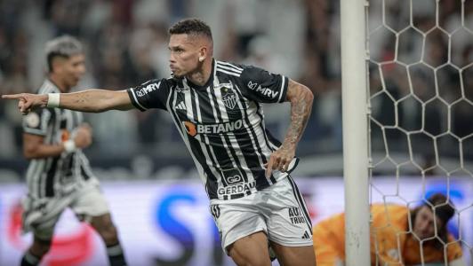 Paulinho se tornou artilheiro do Atlético na temporada