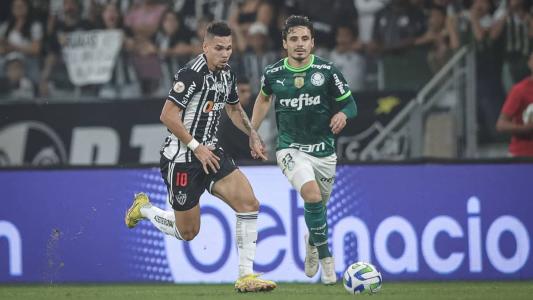 Paulinho se tornou um dos principais jogadores do Atlético na temporada