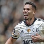 Atlético: Paulinho poderá assumir 'dupla artilharia' em jogo contra o Corinthians