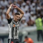 Paulinho faz história e dá vitória ao Atlético sobre o Santos na inauguração da Arena MRV