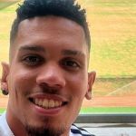 Paulinho visita a Arena MRV, nova casa do Atlético