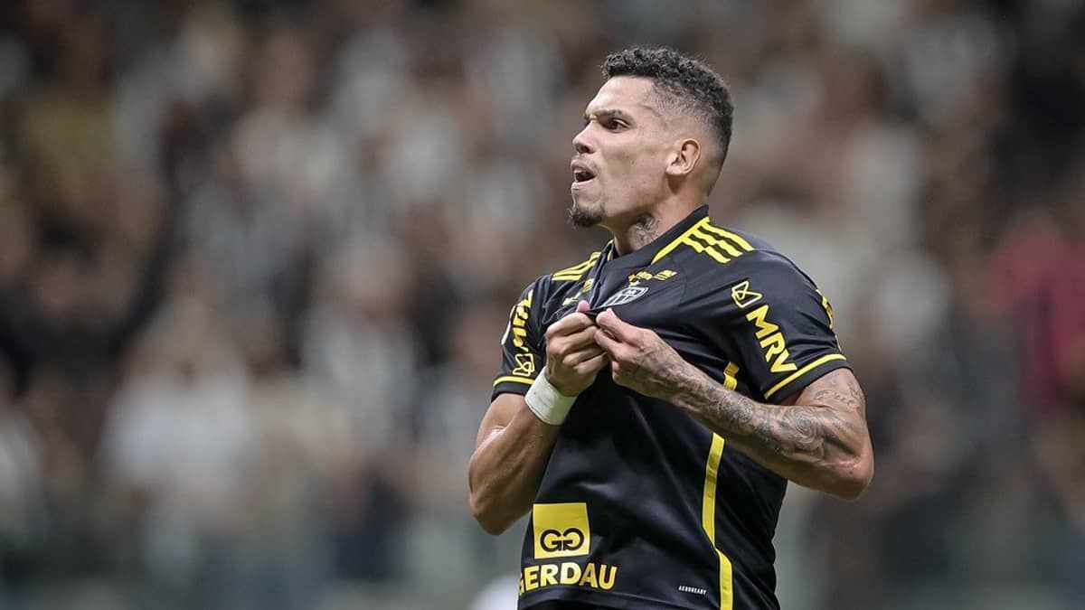 Em alta, Paulinho fez últimos cinco gols do Atlético no Brasileirão