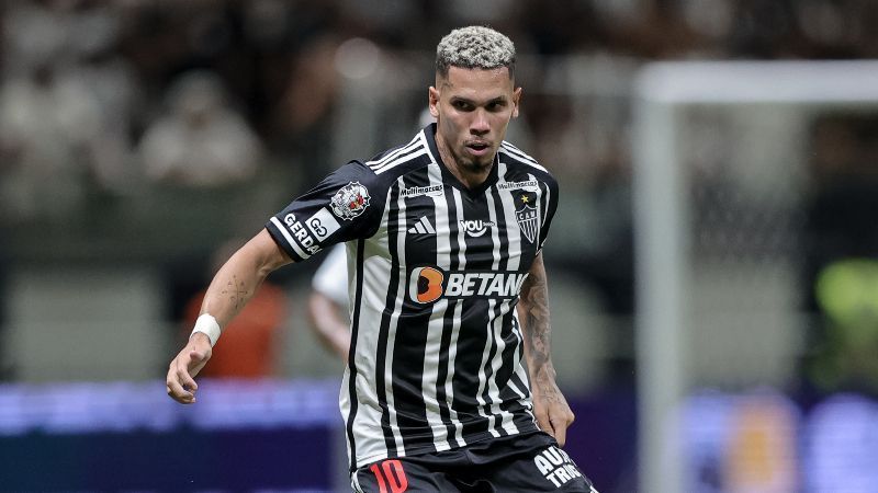 Paulinho tentará desencantar em 2024 contra primeira 'vítima' pelo Atlético