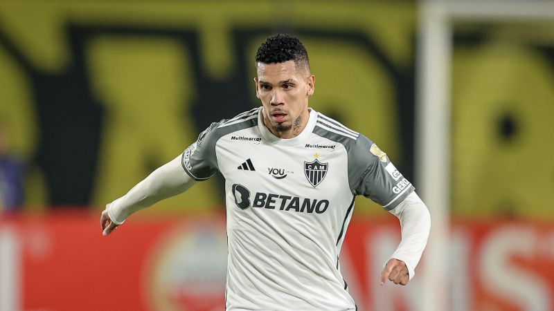 Paulinho fala em 'aprendizado' ao Atlético com revés para o Peñarol na Libertadores