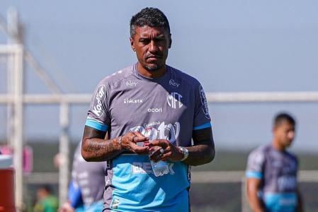 Paulinho, ídolo do Corinthians e atual coordenador técnico do Mirassol