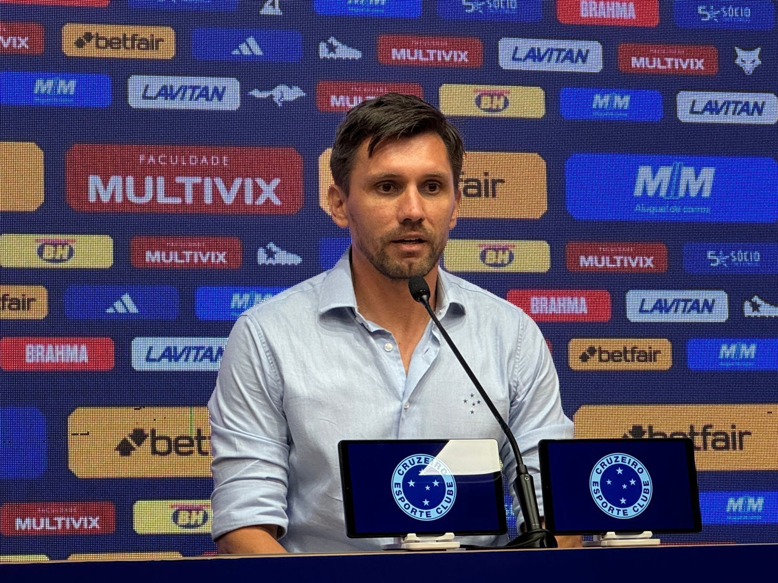 Peso da camisa do Cruzeiro atrapalha jogadores, diz diretor