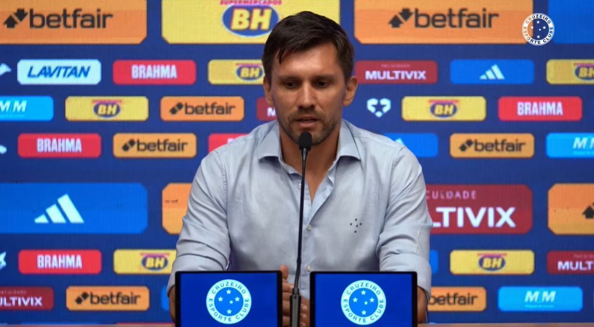 Diretor do Cruzeiro, Paulo André revela bastidores da saída de Rafael Cabral