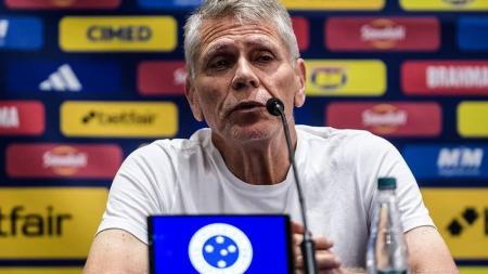 Paulo Autuori deu coletiva nesta terça-feira (14) em Itu