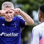 Com meio-campista em ação, Cruzeiro volta à Toca após 'retiro' em Itu