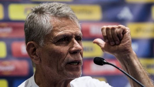 Paulo Autuori durante coletiva de apresentação como novo técnico interino do Cruzeiro