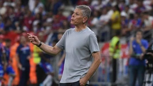 Paulo Autuori preferiu dividir os méritos da vitória sobre o Fortaleza com jogadores e ex-treinador do clube