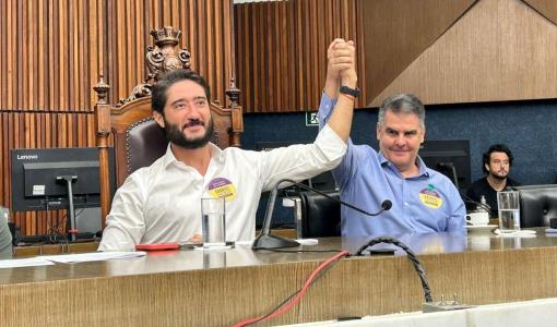 Foto mostra Gabriel Azevedo e Paulo Brant