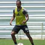 Jogo contra Ipatinga é mais um teste para Coudet solucionar dilema na lateral-direta do Atlético