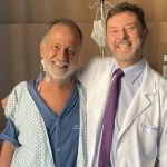 Paciente de tratamento inovador do SUS que teve remissão completa do câncer volta para casa andando