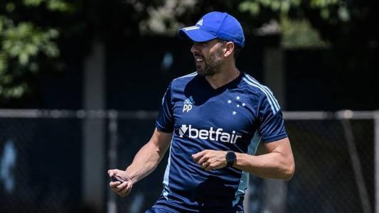 Paulo Pezzolano comanda o Cruzeiro contra a Caldense