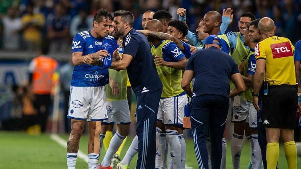 Campeão brasileiro pelo Cruzeiro é anunciado por clube da Inglaterra