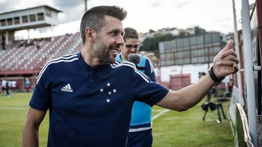 Paulo Pezzolano gostou do que viu na goleada sobre o Villa Nova, por 4 a 0