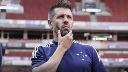 Paulo Pezzolano não tem a palavra final na escolha dos atletas