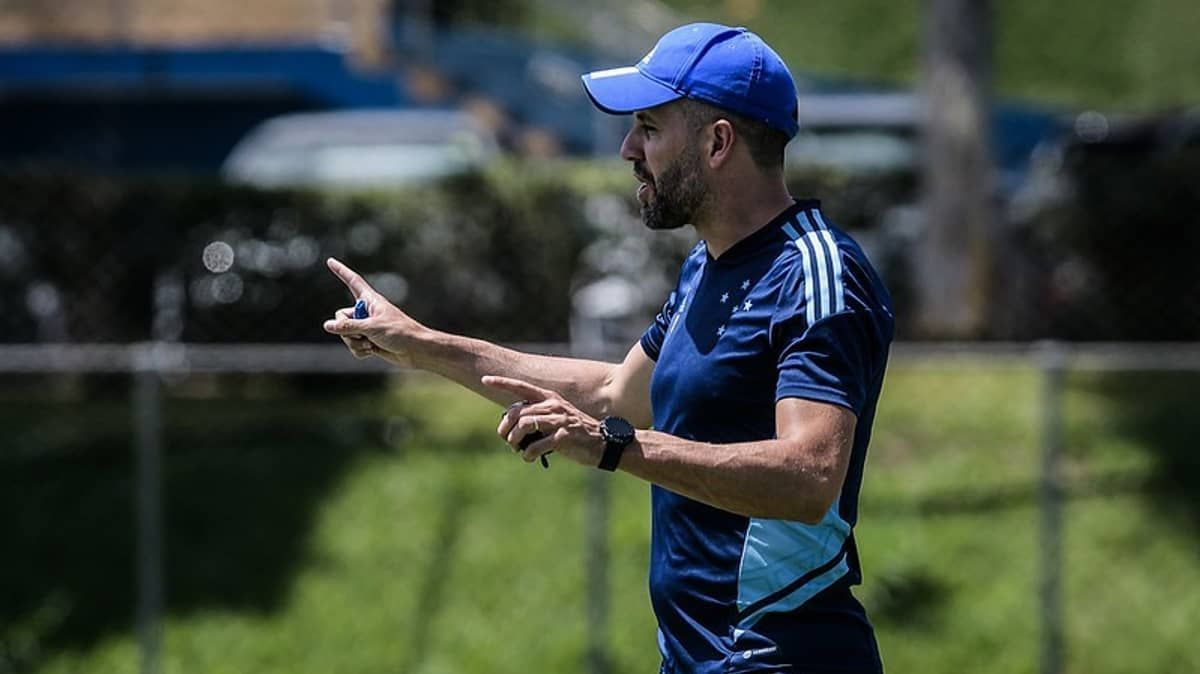 Treinos pela manhã e viagem a Brasília; confira a agenda da semana no Cruzeiro