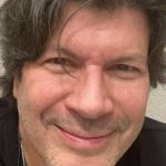 Paulo Ricardo cita Gilberto Gil e Caetano ao defender bissexualidade no meio artístico: ‘sempre fomos muito liberais’