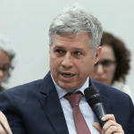 Ministro petista critica ataque dos EUA ao Irã: 'Fere frontalmente o direito internacional'