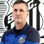 Santos demite treinador Paulo Turra