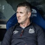 Com brigas distintas, Santos e Athletico se enfrentam no Brasileirão