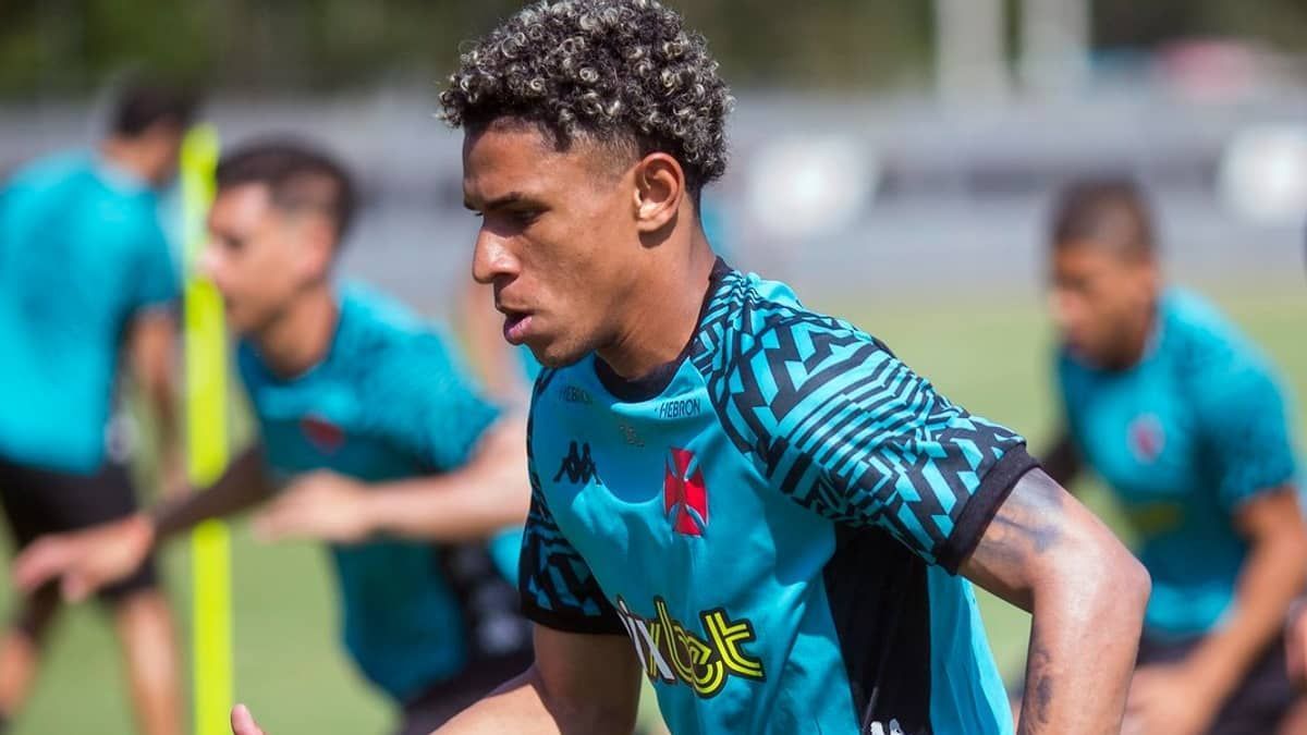 Vasco comunica a devolução de Paulo Victor para o Internacional