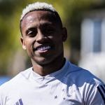 Paulo Vitor, reforço do Cruzeiro, promete 'dar a vida' pelo clube