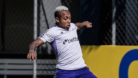 Paulo Vitor chegou ao Cruzeiro elogiado pelo ex-meia-atacante Julio Baptista