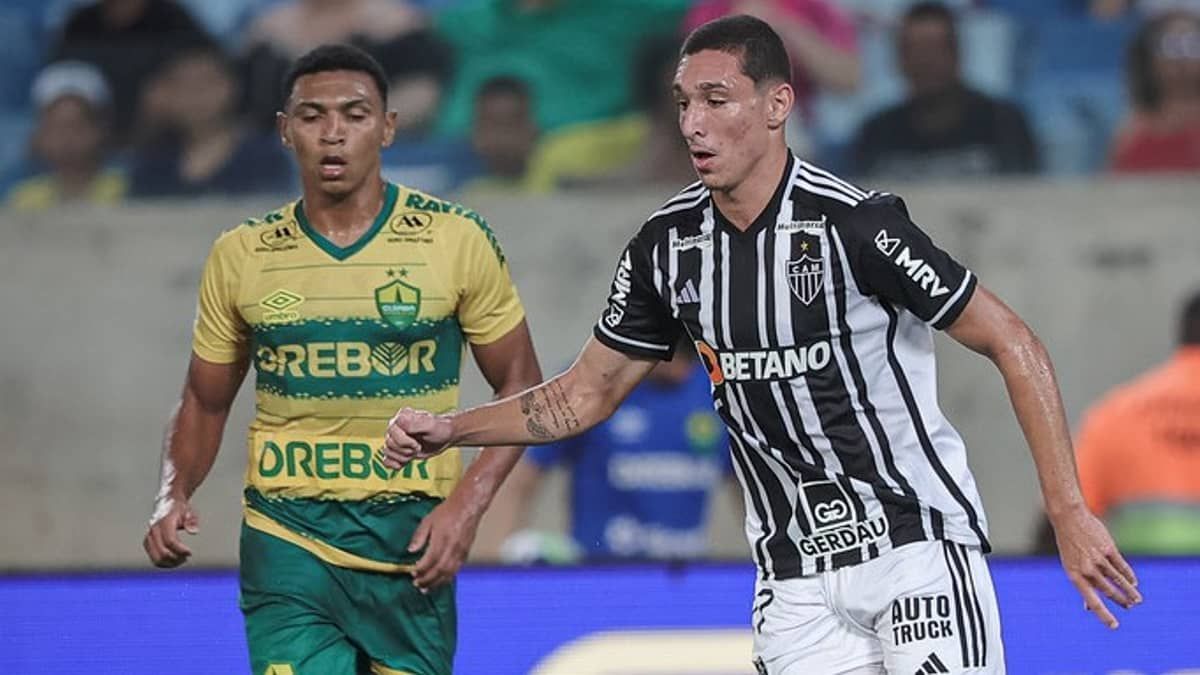 'Momento inexplicável': jovem Paulo Vitor comemora estreia pelo Atlético