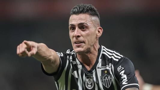 Pavón durante partida pelo Atlético