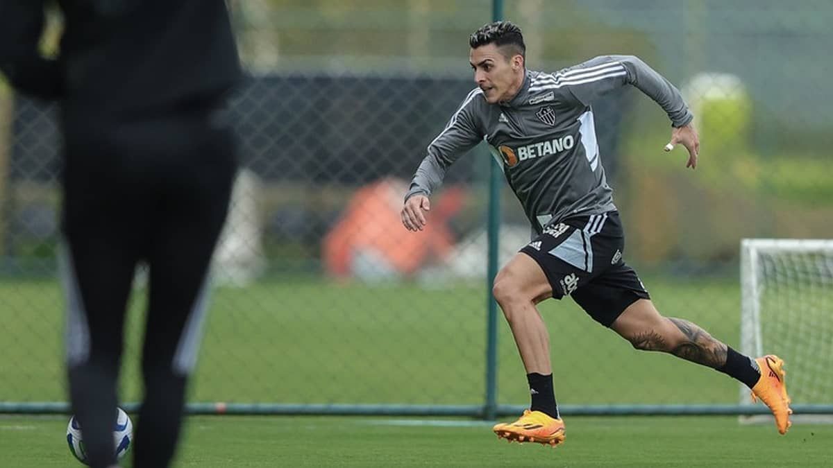 Ganhando espaço no Atlético, Pavón comemora fim de punição na Libertadores