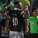 Payet marca no fim, Vasco vence o América, e se afasta do Z4 do Brasileiro
