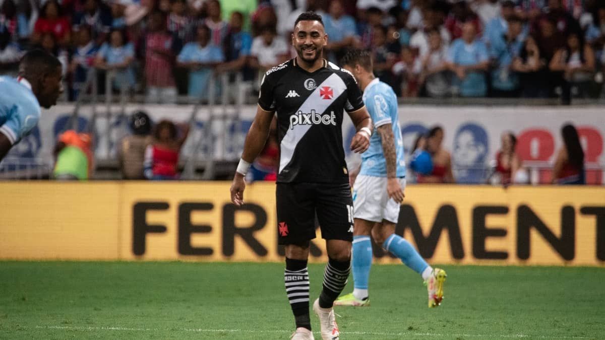 Após estreia, Payet mantém treinamento mesmo com folga no Vasco