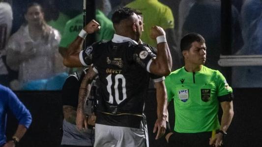 Payet fez belo gol para garantir a vitória do Vasco
